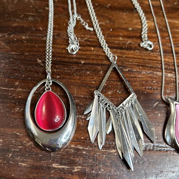 Lot (4) Costume Jewelry Teardrop Rhinestone Necklaces Silver Tone Pink Red Black - Picture 2 of 7